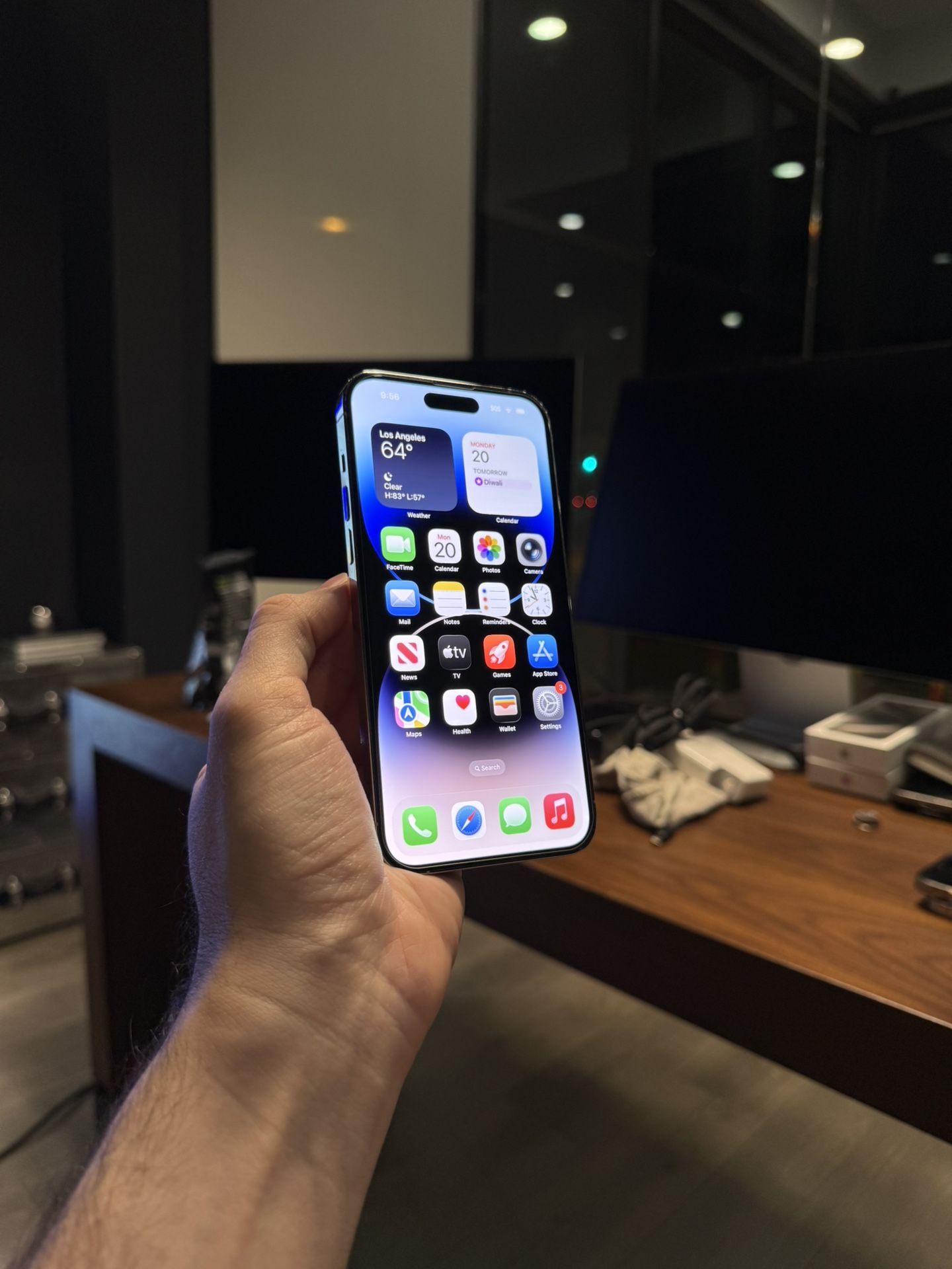 Apple iPhone 14 Pro Max 128GB Unlocked to any carrier! 90 day warranty! We offer financing!