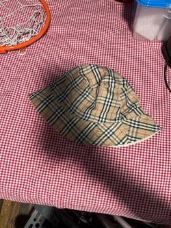 Burberry bucket hat
