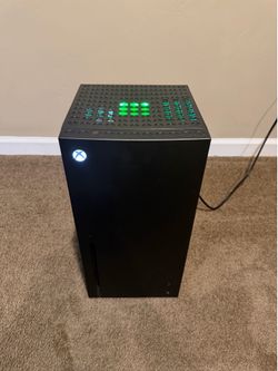 XBOX Series X Replica 8 Can Mini Fridge (Thermoelectric Cooler)