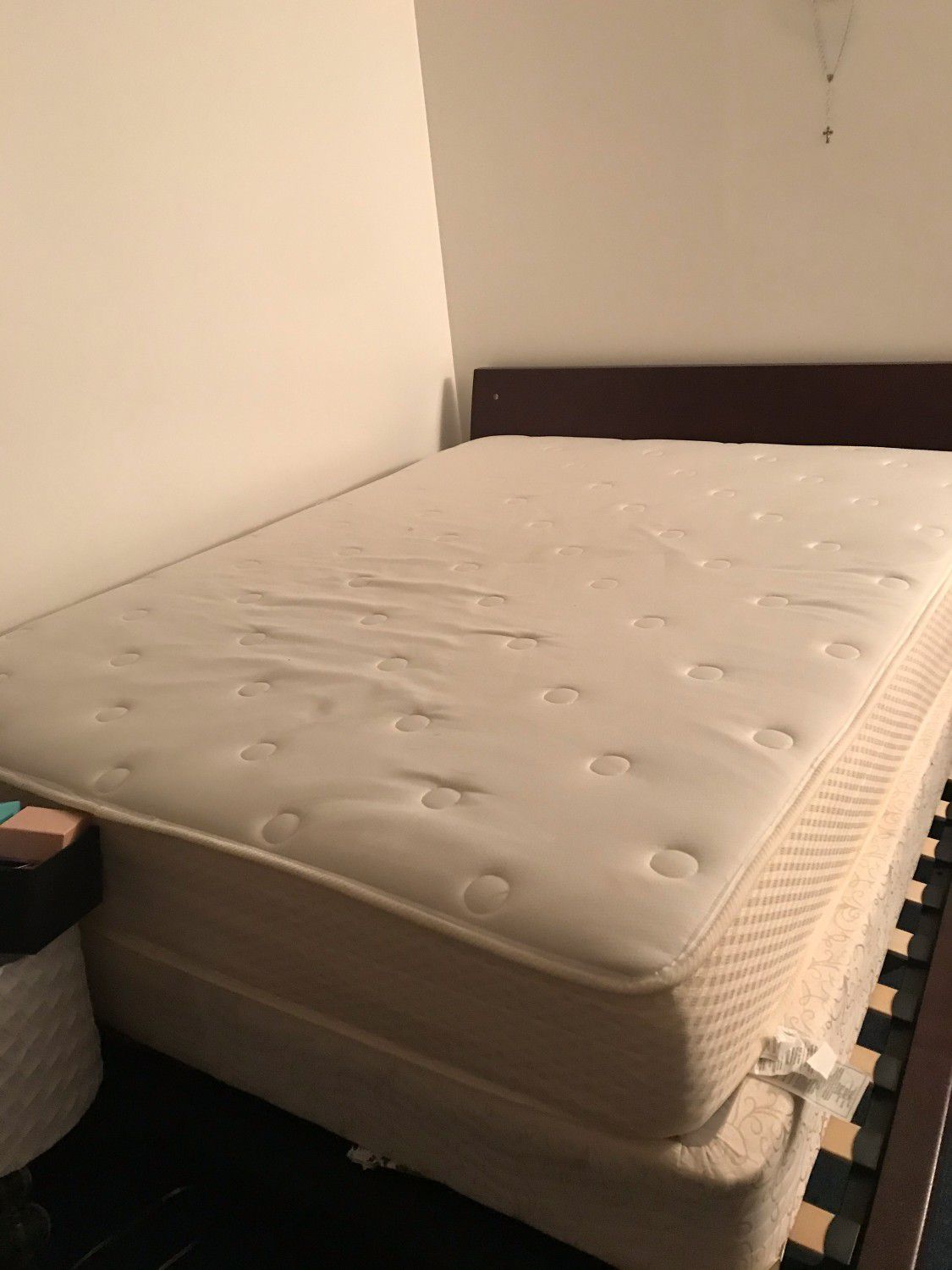 Matress size queen with box
