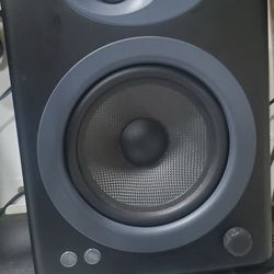 AMPLIFIERS .. A AUDIOENGINE 5+ MINITORES 