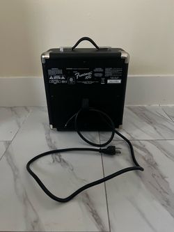 Small guitar amplifier