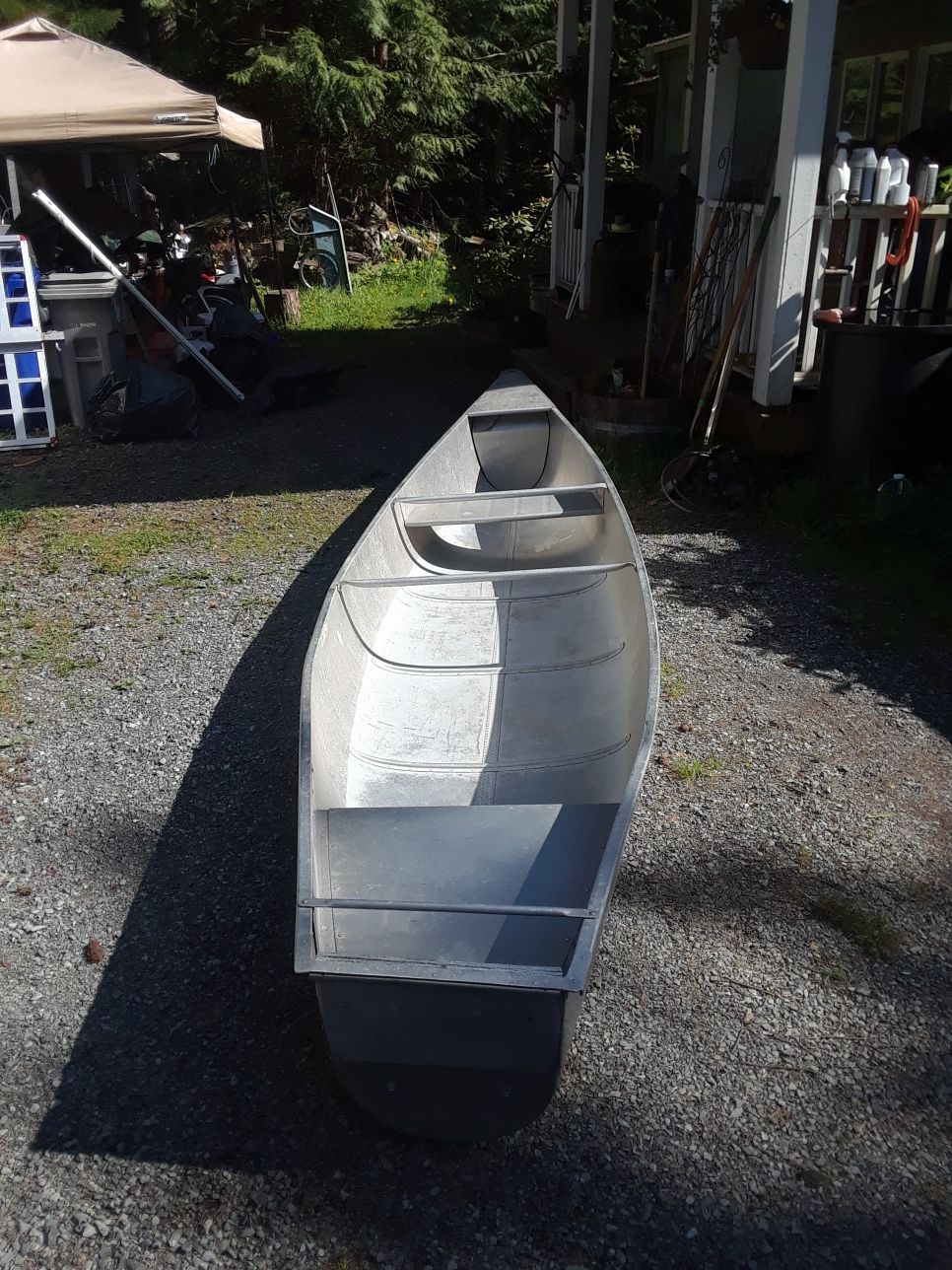 Grumman Square Stern Aluminum Canoe 15 ft for Sale in Snohomish, WA
