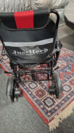 Electric whheechair.
