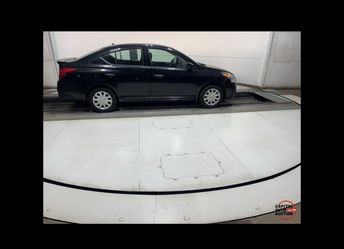 2016 Nissan versa