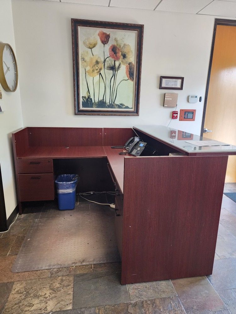 Receptionist DESK