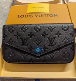 Louis Vuitton shoulder bag black.
