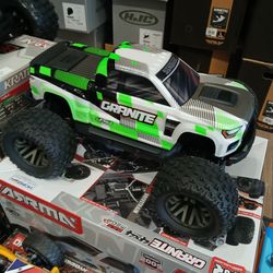 Arrma Granite Mega Brushed Electric RC Monster Truck 4x4 brushed electric