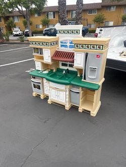 play kitchen