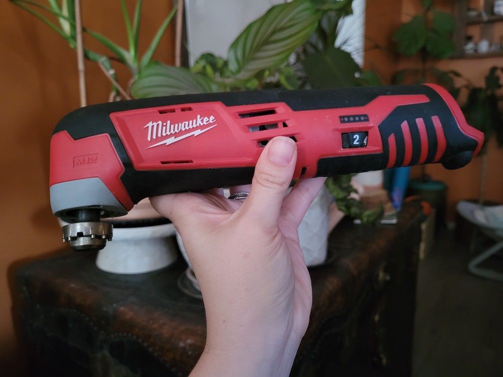 Milwaukee M12 Multi Tool