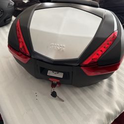 Givi 47 Monokey Top Case