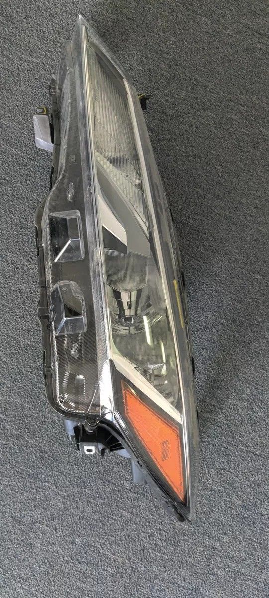 2018-2020 NISSAN KICKS HALOGEN LEFT DRIVER SIDE HEADLIGHT OEM Original