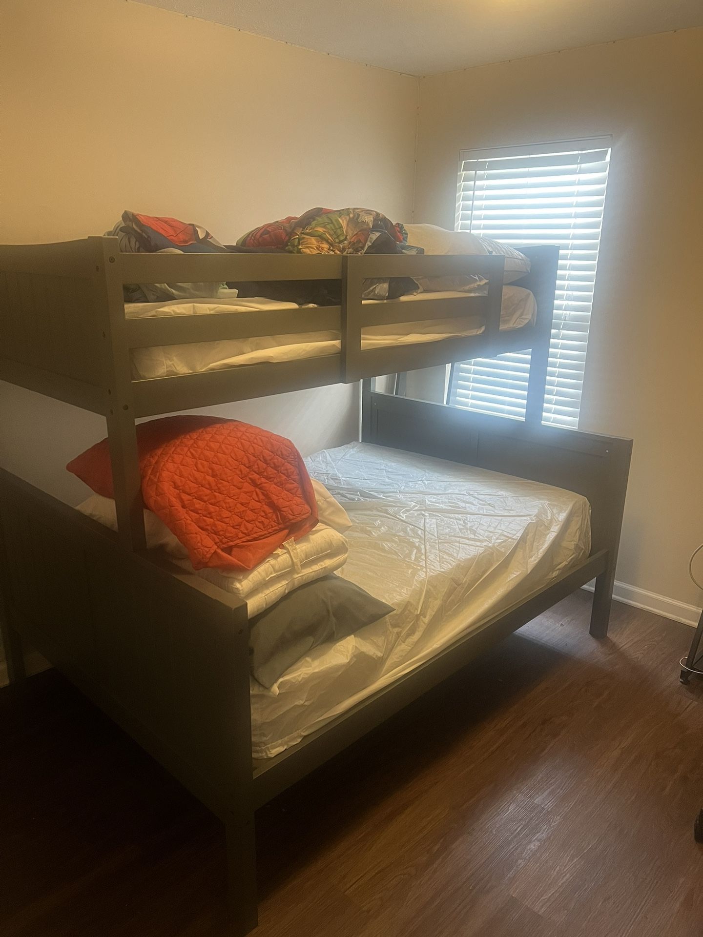 🚛🚛MOVING OUT SALE🚛🚛.   BUNK BED / Mattress