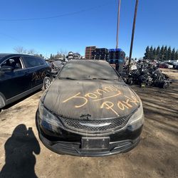 2015 Chrylser 200 s FOR PARTS ONLY!!