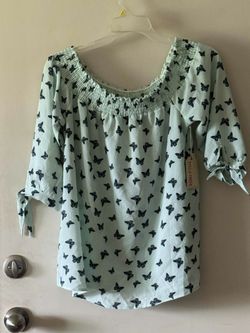 New women's top size XL