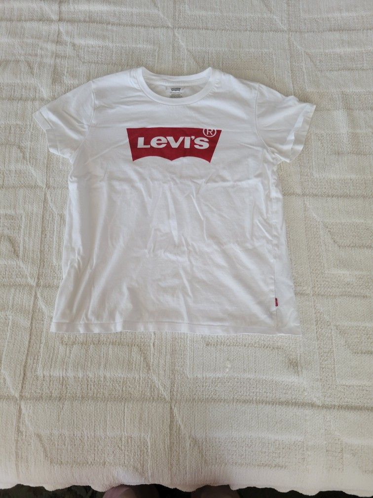 White Levi's T-shirt