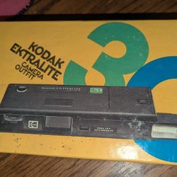NEW VINTAGE KODAK  ECTRALITE 30 CAMERA
