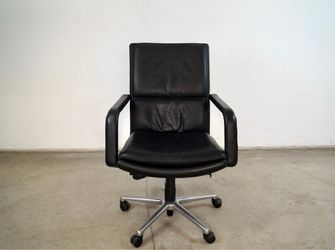 Postmodern Black Leather Office Desk Chair By Keilhauer