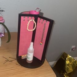 Cute Spinning Jewelry Holder 