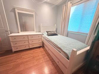 Twin trundle bed, dresser, mirror, 2 mattresses