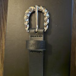 Women's Levi's Black Belt With Silver 