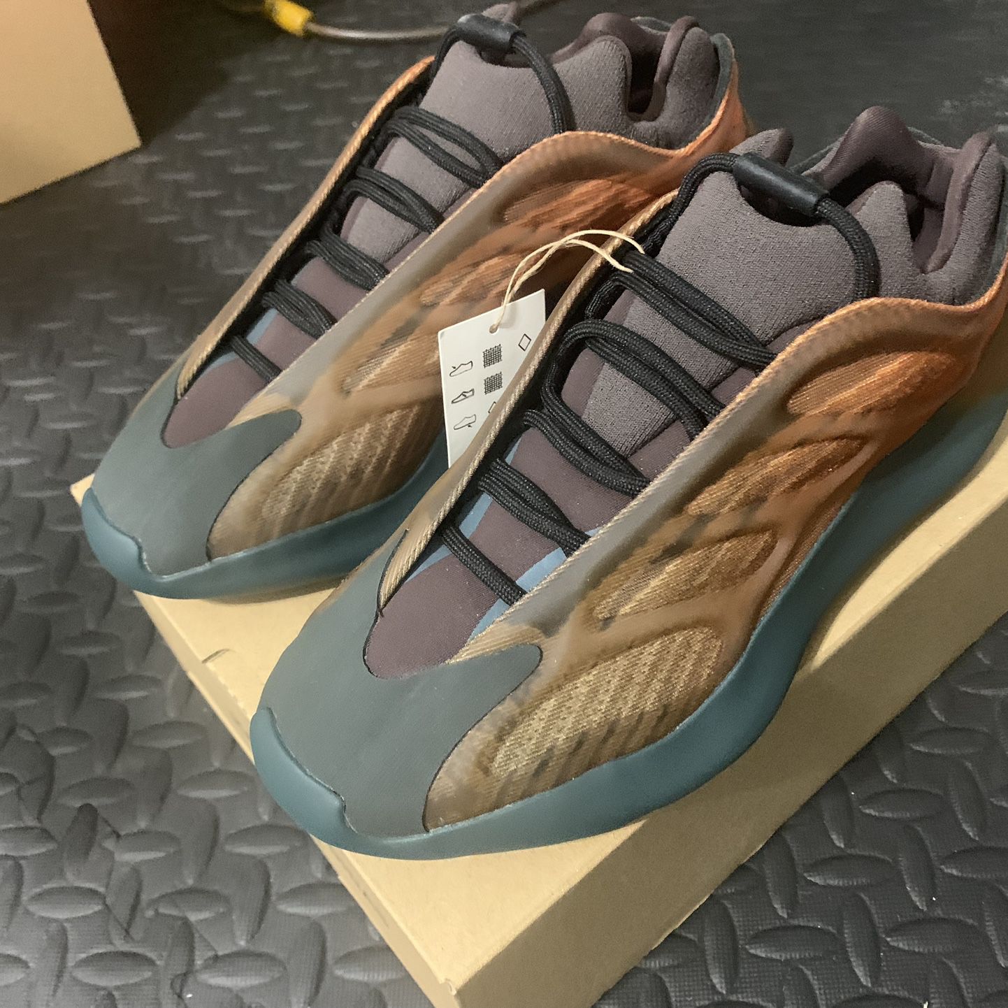 Adidas Yeezy 700 v3 ‘Copper Fade’ Men’s Size 9.0