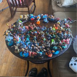 selling skylanders collectible toys