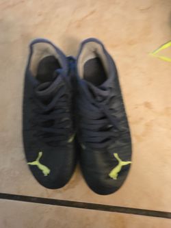 Size 1 kids soccer cleats