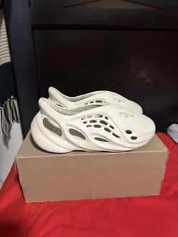 Yeezy FoamRunner "Sand"