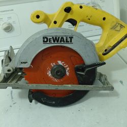 De Walt Circular Saw
