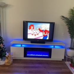 T. V. JVC FULL H D 43”