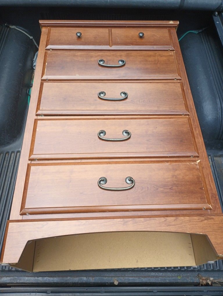5 Drawers Dresser