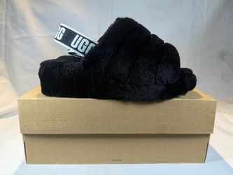 UGG fluff yeah slide women’s us size 6 NEW !!!