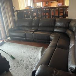 Brown Sectional Charging Outlets Built-In Three Digital Recliners In One Manual Recliner Like Brand New Bought It Seven Months Ago From Daniel’s Home 