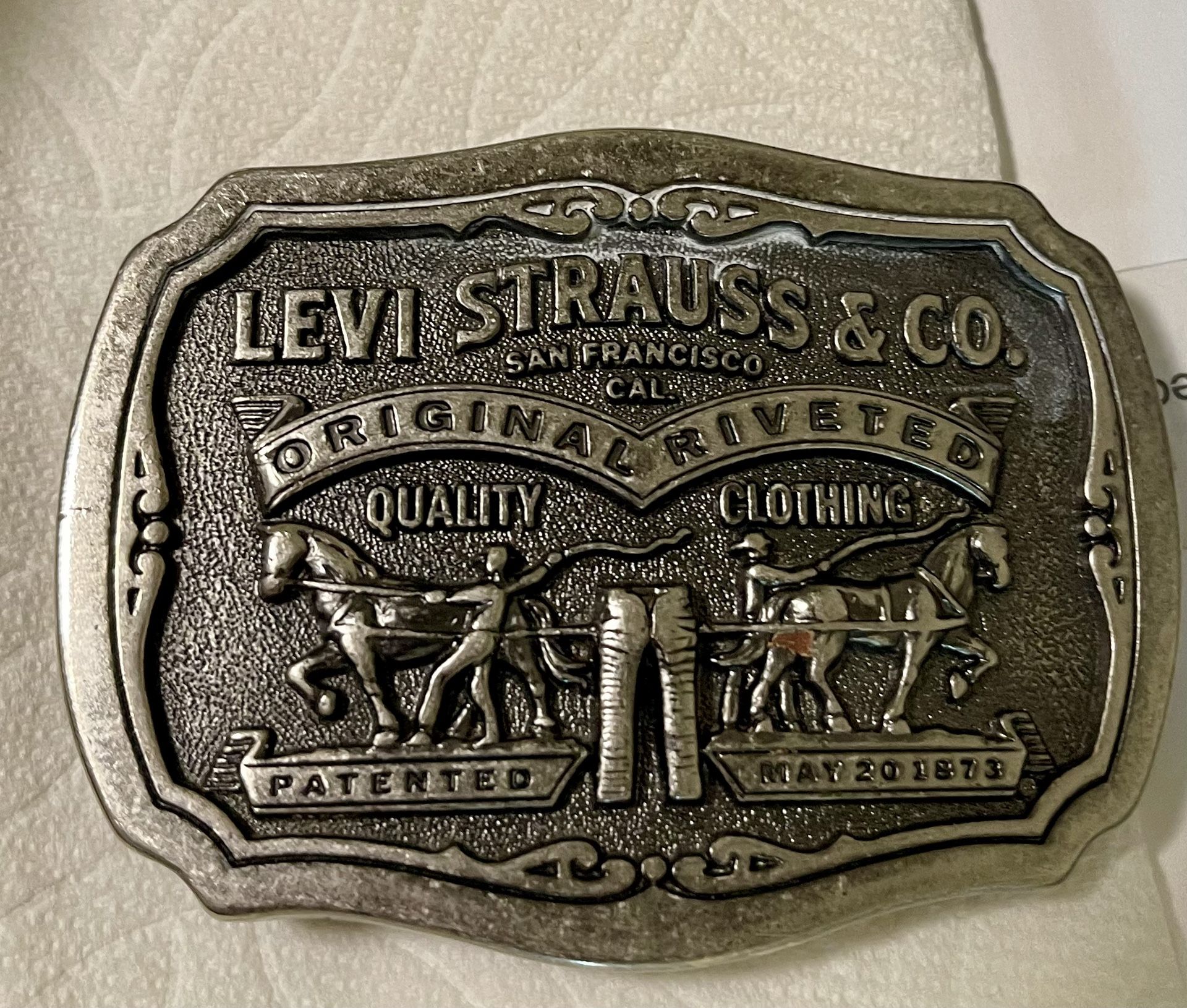 LEVI’S STRAUSS BELT BUCKLE 10$