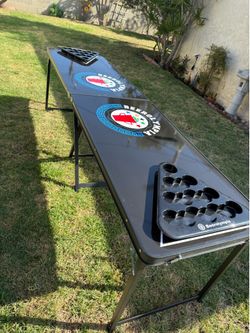 Beer Pong folding table with racks