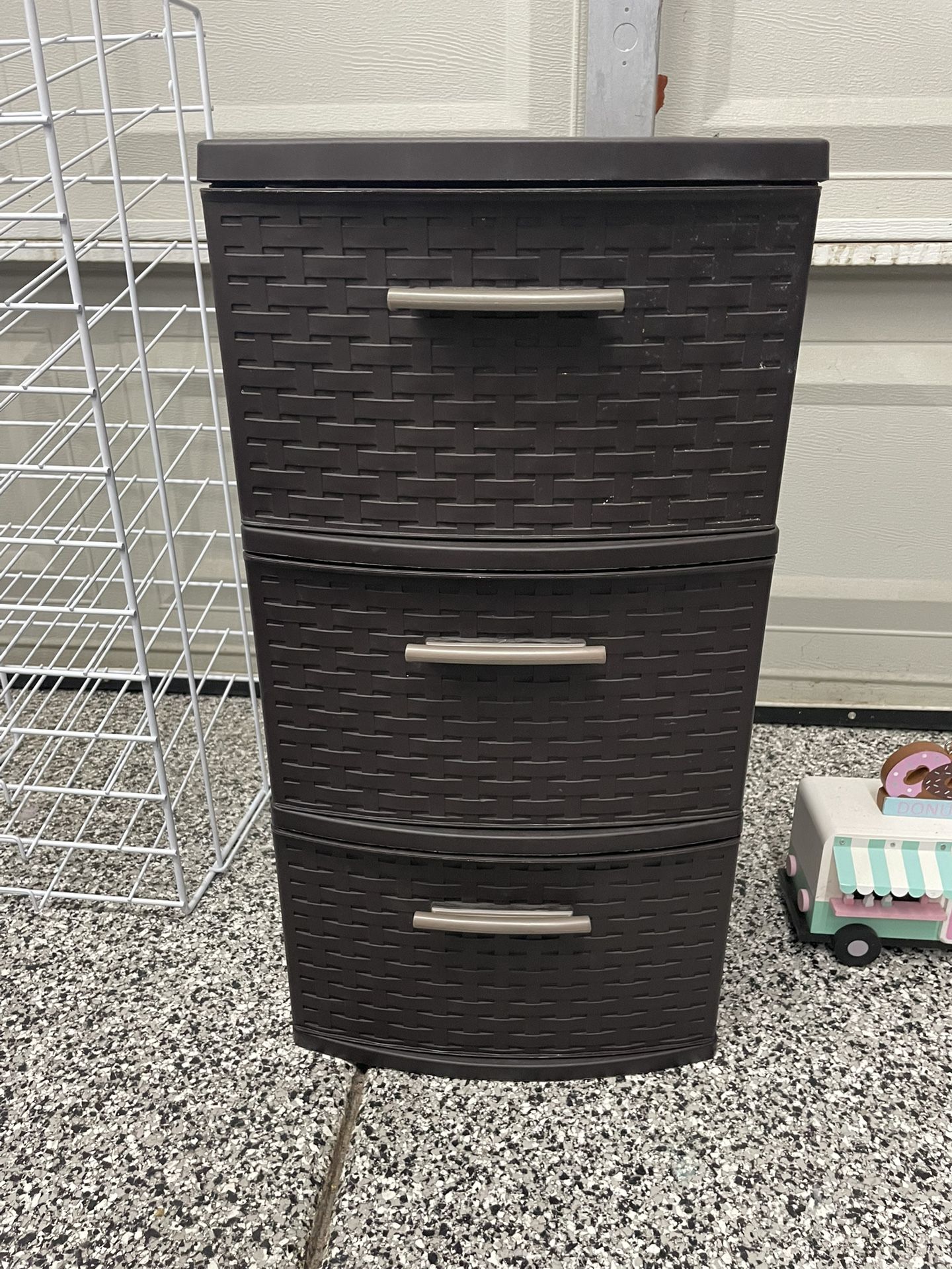 Plastics storage drawer
