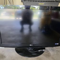 30in LG TV