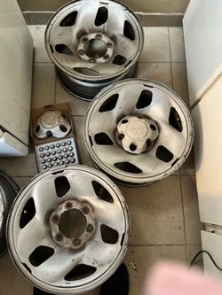 16” steel rims w 3 center caps