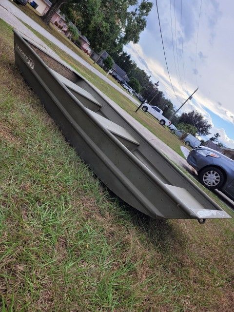 Tracker Topper 1032 Welded Aluminum Flat Bottom John Boat