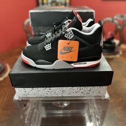 Air Jordan 4 Bred