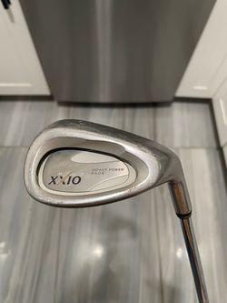 Dunlop XXIO Impact Power Face Sand Wedge, Dynamic Gold S200 Flex, Lamkin Grip, 35.5” RH