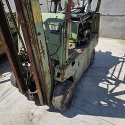 Forklift 