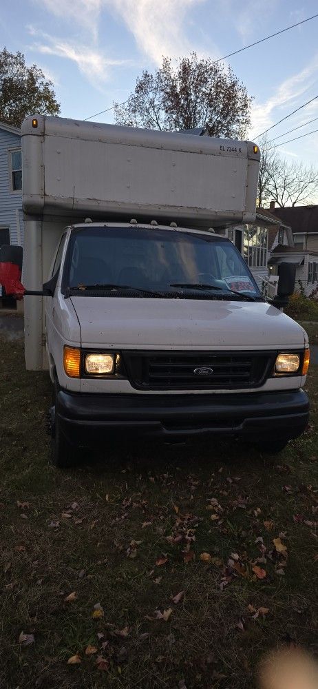 2007 Ford E-450