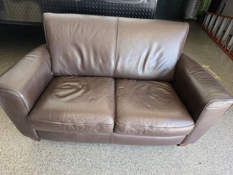 LEATHER LOVE SEAT
