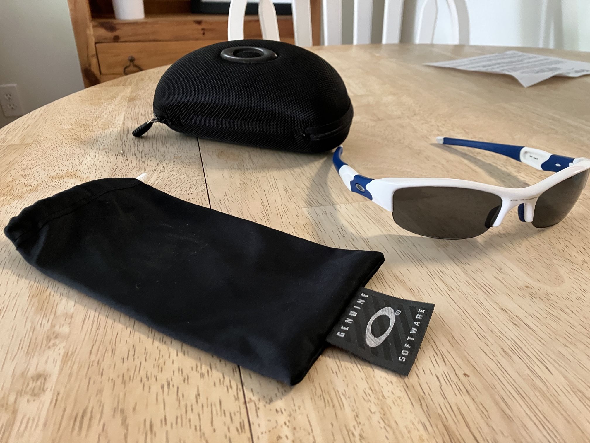 Oakley Flak Jacket Sunglasses for Sale in North Grafton, MA - OfferUp