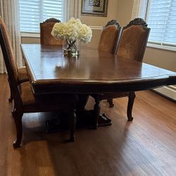 Dining Table & 6 chairs