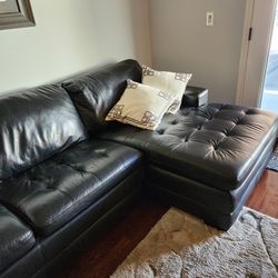 HAVERTY Exceptional Leather Sofa With Chaise Attached 