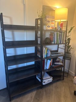 Like new sturdy bookcase (2)