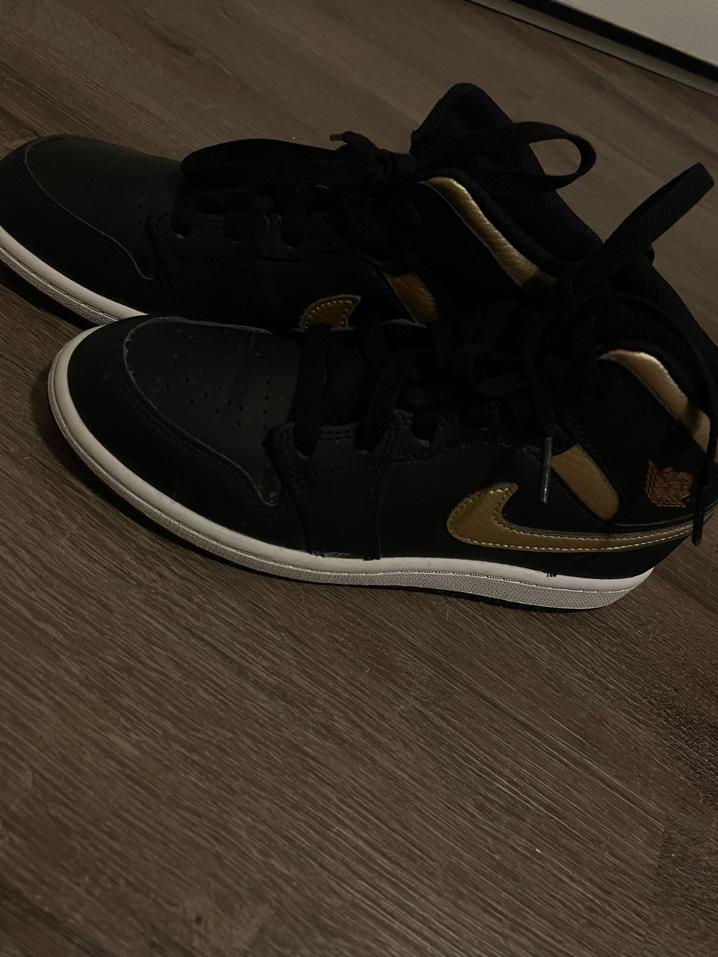 Jordan 1 Retro OG Black And Gold